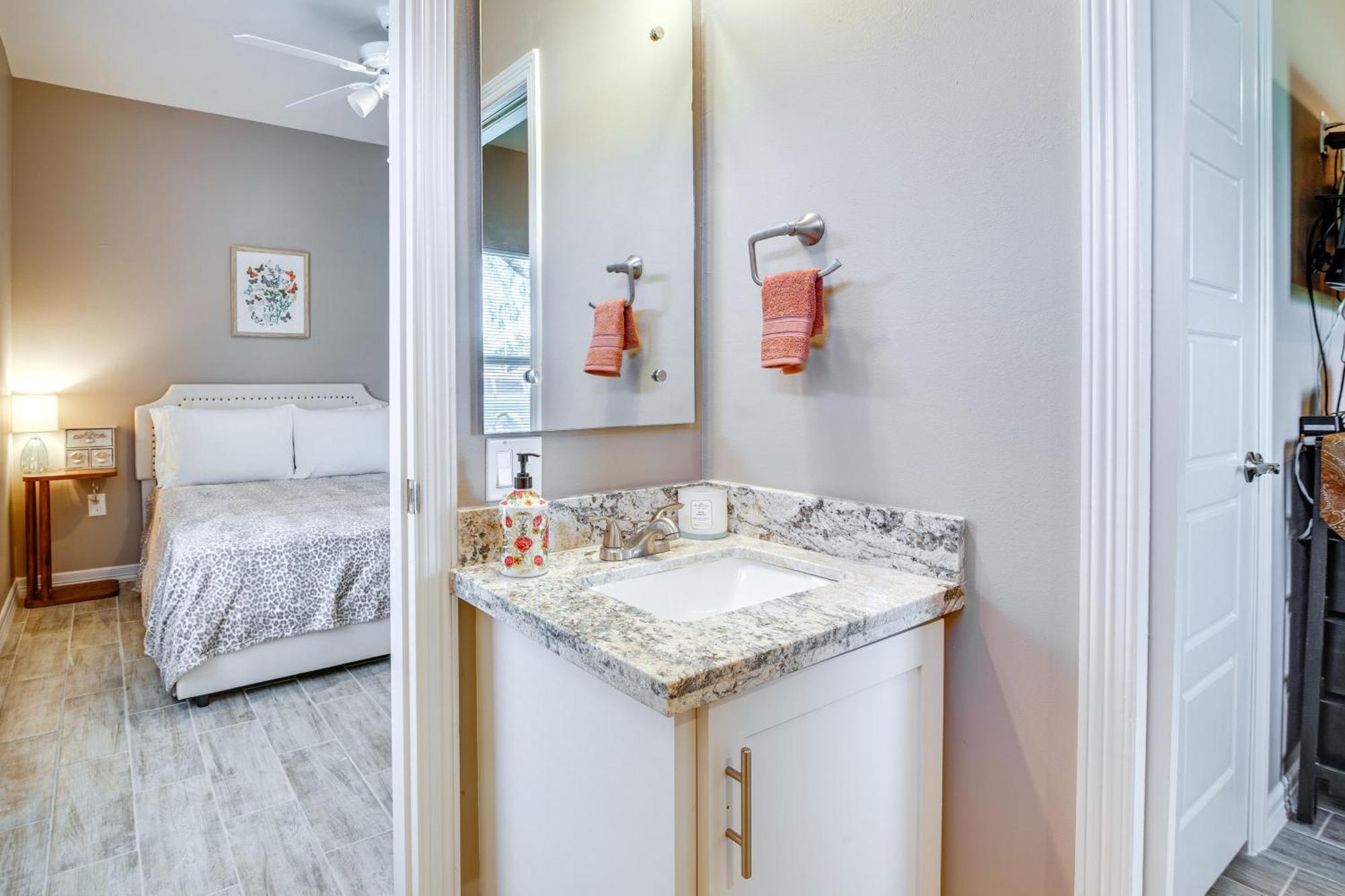 Pet-Friendly Brownsville Apartment With Yard! ภายนอก รูปภาพ